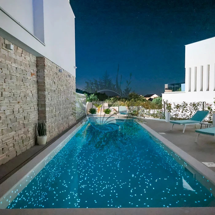 Piscine en mosaïque pour un peu de fantaisie