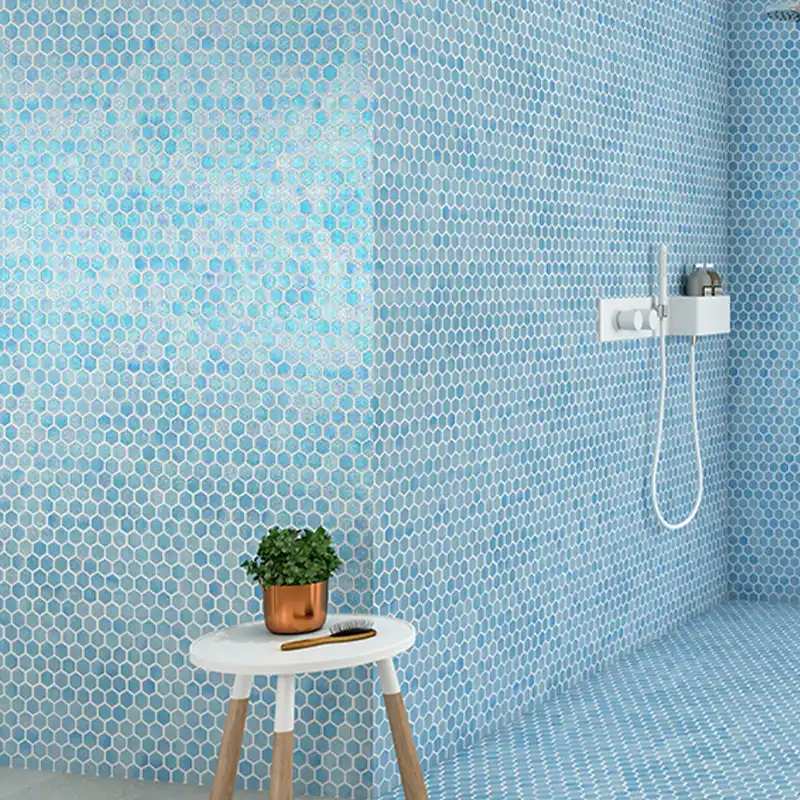 De la profondeur avec la mosaïque pour sol salle de bain